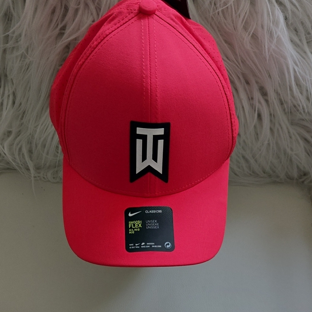 Nike Vibrant Pink Sports Cap